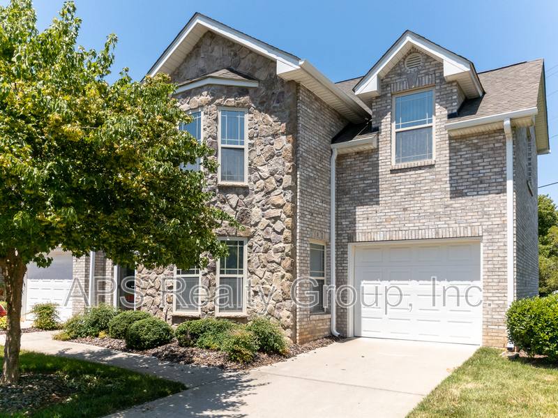 Townhouse for rent at 27 Four Farms Rd #1, Greensboro, NC 27410