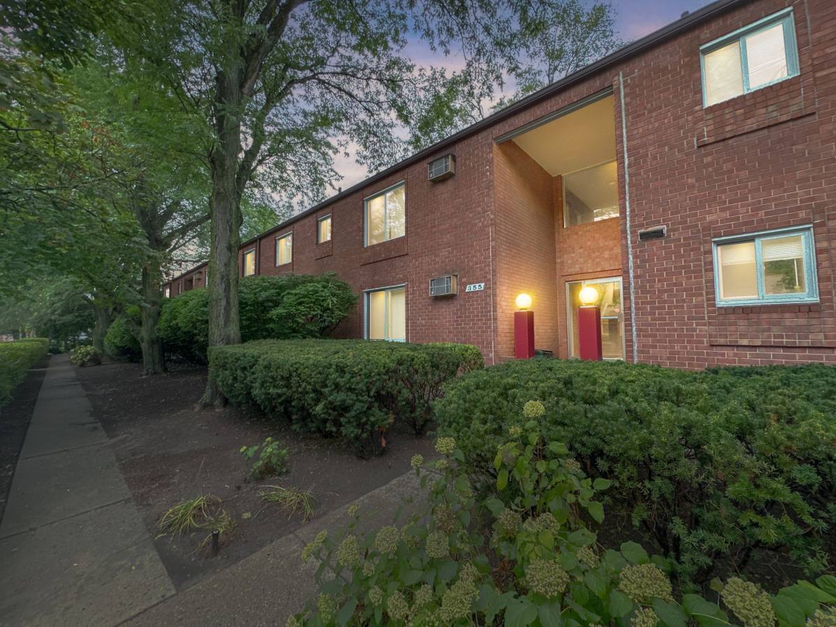 Apartment for rent at 355 E 14 Mile Rd, Birmingham, MI 48009
