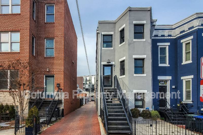 Townhouse for rent at 811 T St NW #1, Washington, DC 20001