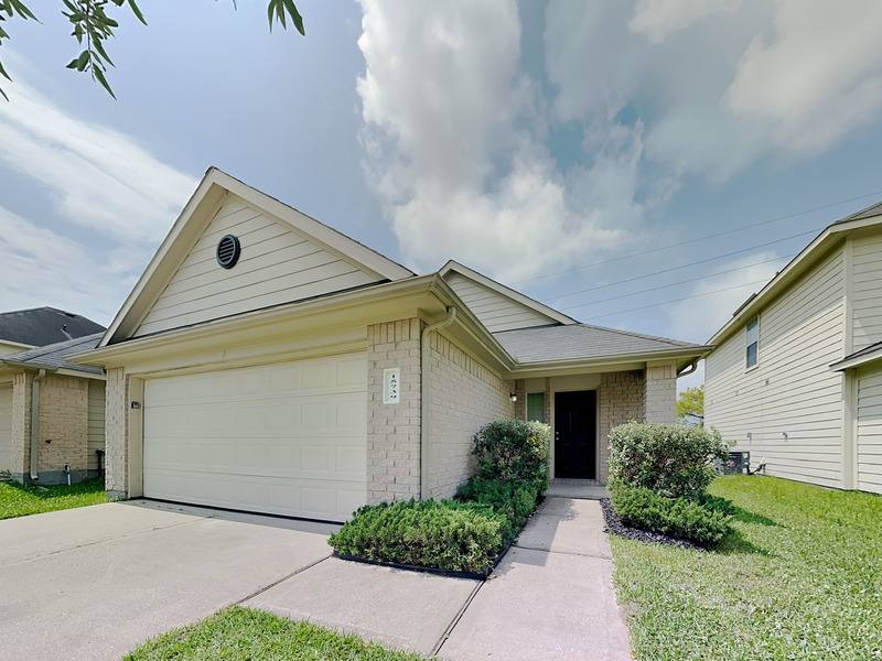 House for rent at 15739 Regal Trace Lane, Houston, TX 77073