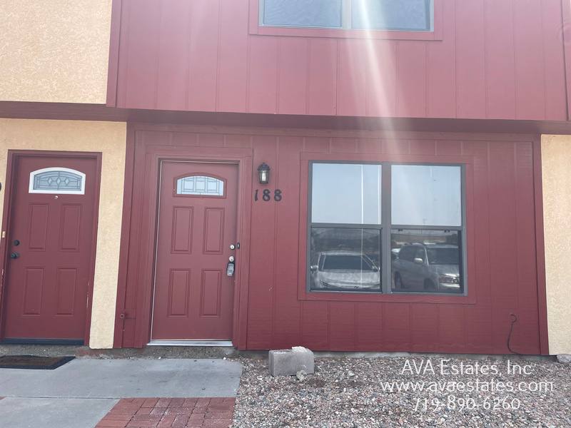 Townhouse for rent at 188 E Spaulding Ave, Pueblo, CO 81007