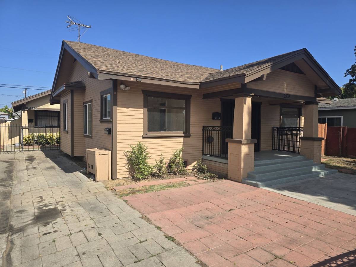 House for rent at 2538 Elm Ave, Long Beach, CA 90806