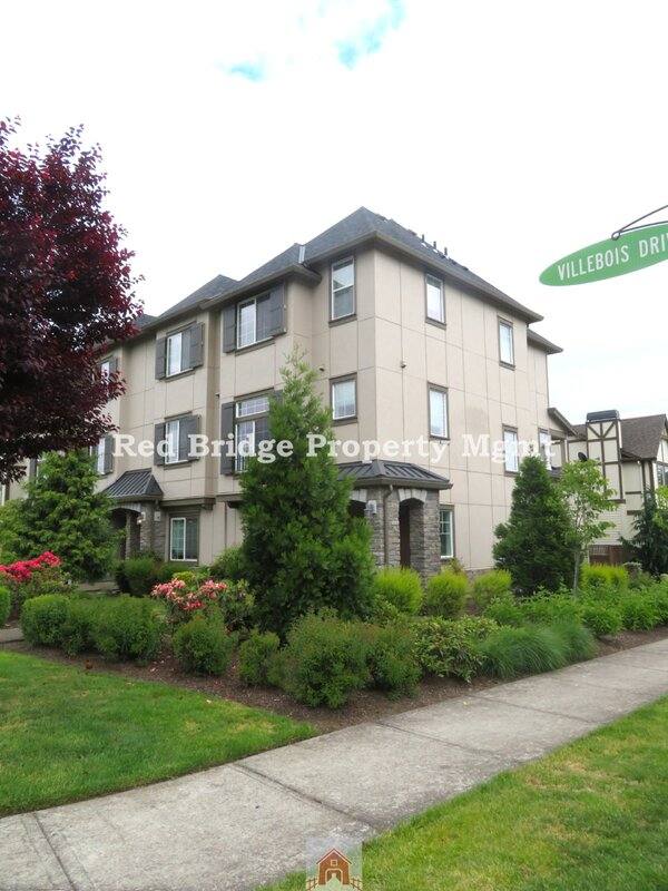Townhouse for rent at 28500 SW Villebois Dr N, Wilsonville, OR 97070