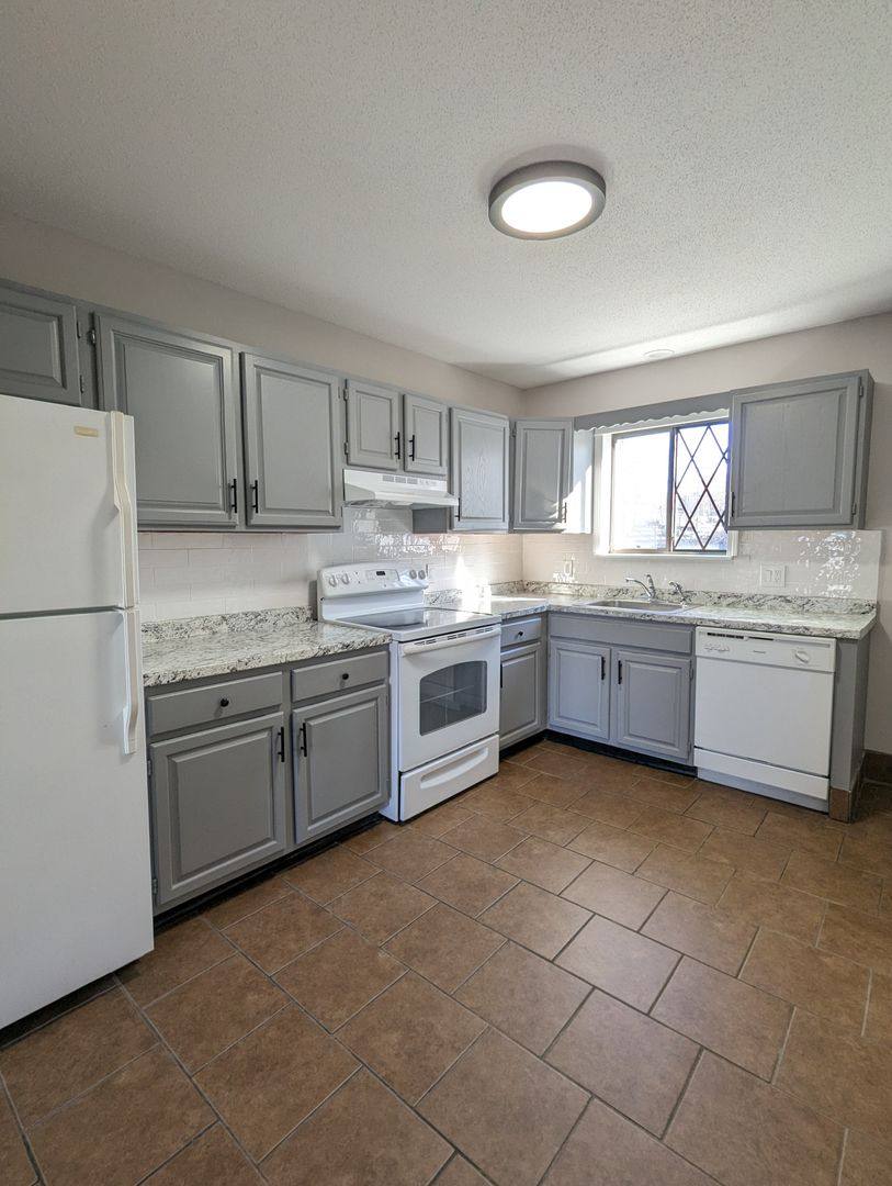 Townhouse for rent at 192 206 212 Wolcott St, Waterbury, CT 06705