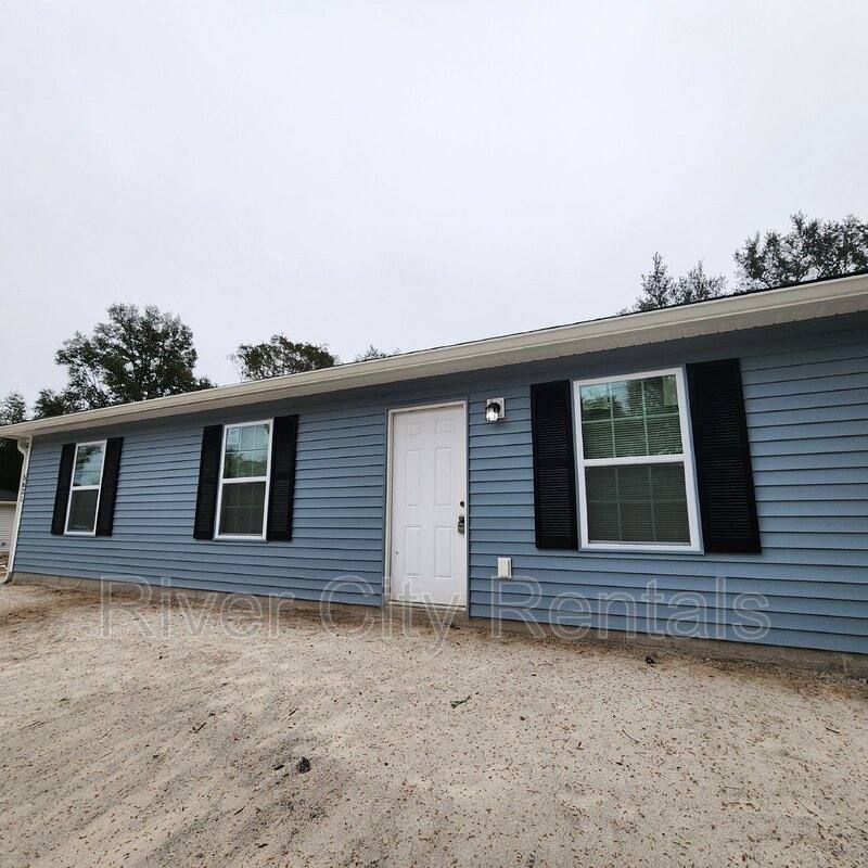 House for rent at 5621 Overlook Dr E, Keystone Heights, FL 32656