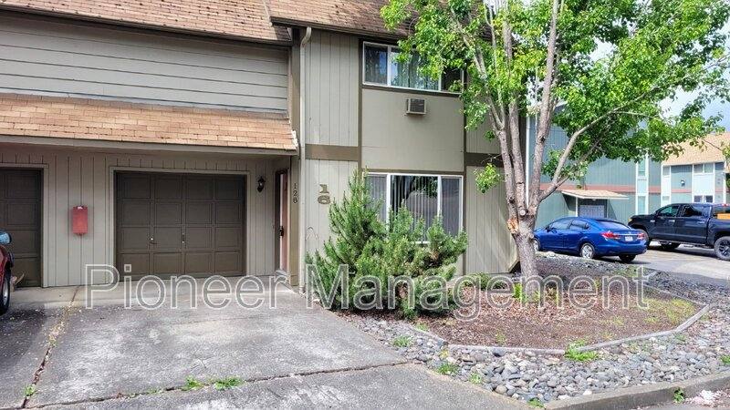 Apartment for rent at 128 Atkinson Court #16, Roseburg, OR 97470