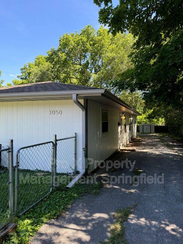 Apartment for rent at 1050 W Elm St #A, Springfield, MO 65806