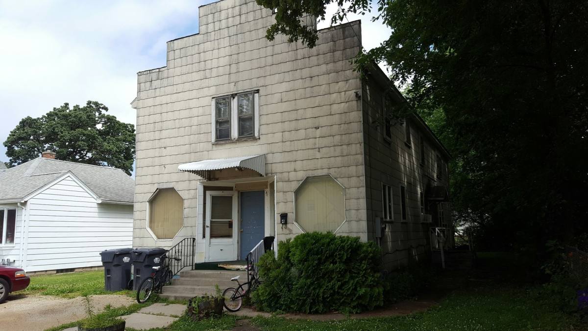 Apartment for rent at 707 8th Ave SE, Austin, MN 55912