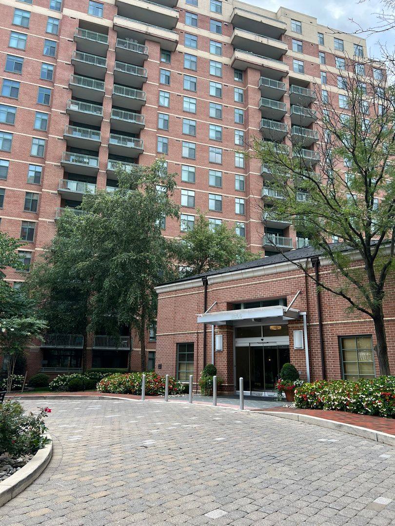 Condo for rent at 11700 Old Georgetown Rd, Rockville, MD 20852