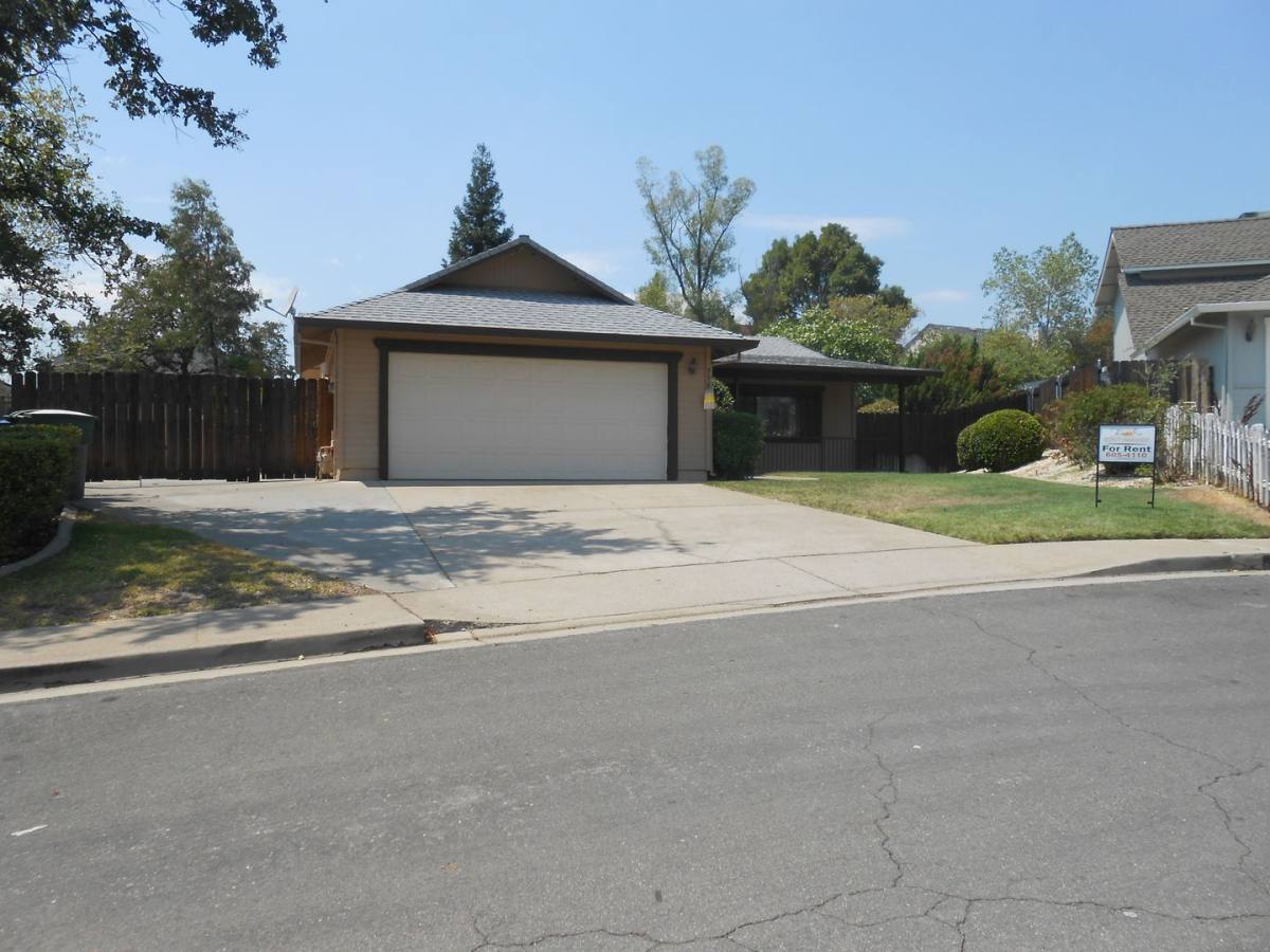 House for rent at 958 Bahama Court, Redding, CA 96003