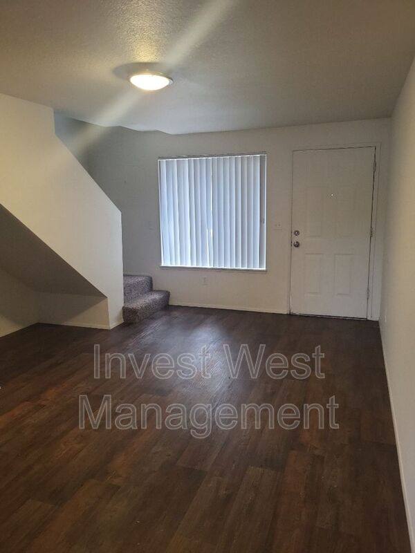 Townhouse for rent at 9037 N St Louis Ave, Portland, OR 97203