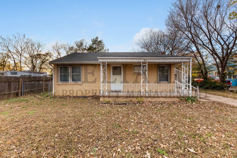 House for rent at 711 N Westridge Dr, Wichita, KS 67203
