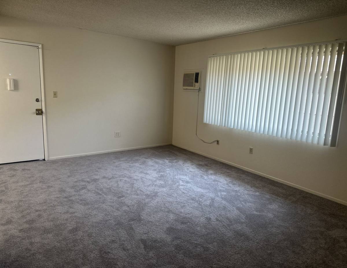 Apartment for rent at 10522 Artesia Blvd, Bellflower, CA 90706