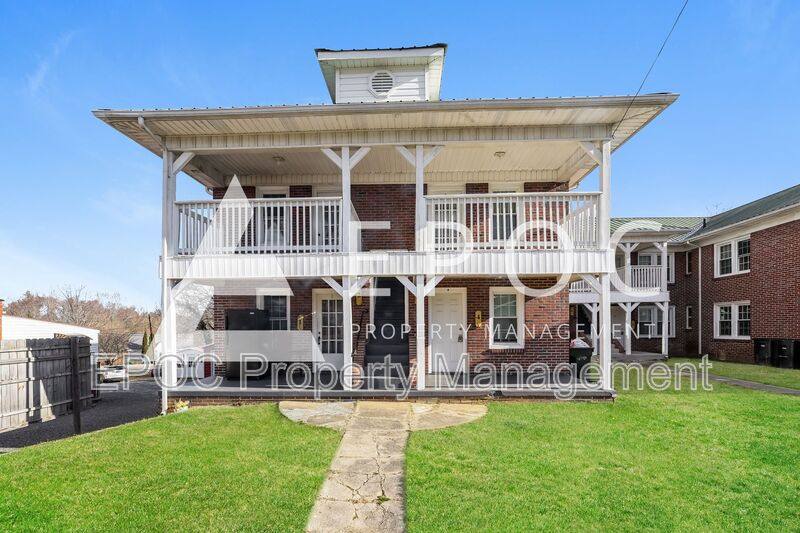 Apartment for rent at 1007 S Main St #4, Mount Airy, NC 27030