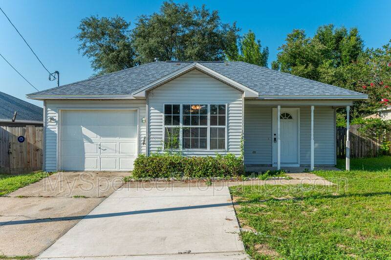 House for rent at 440 Apple Dr, Crestview, FL 32536