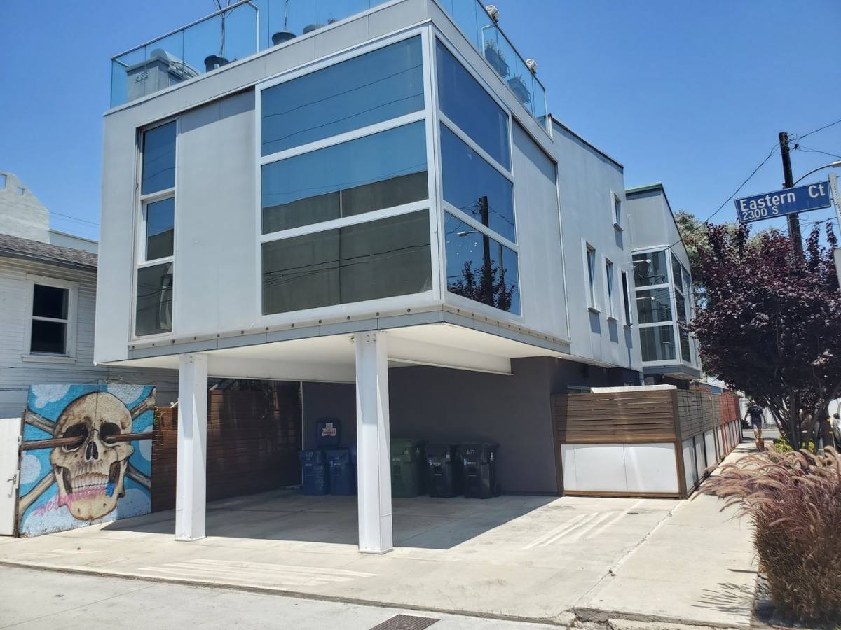 Apartment for rent at 487-489 Carroll Ave, Venice, CA 90291