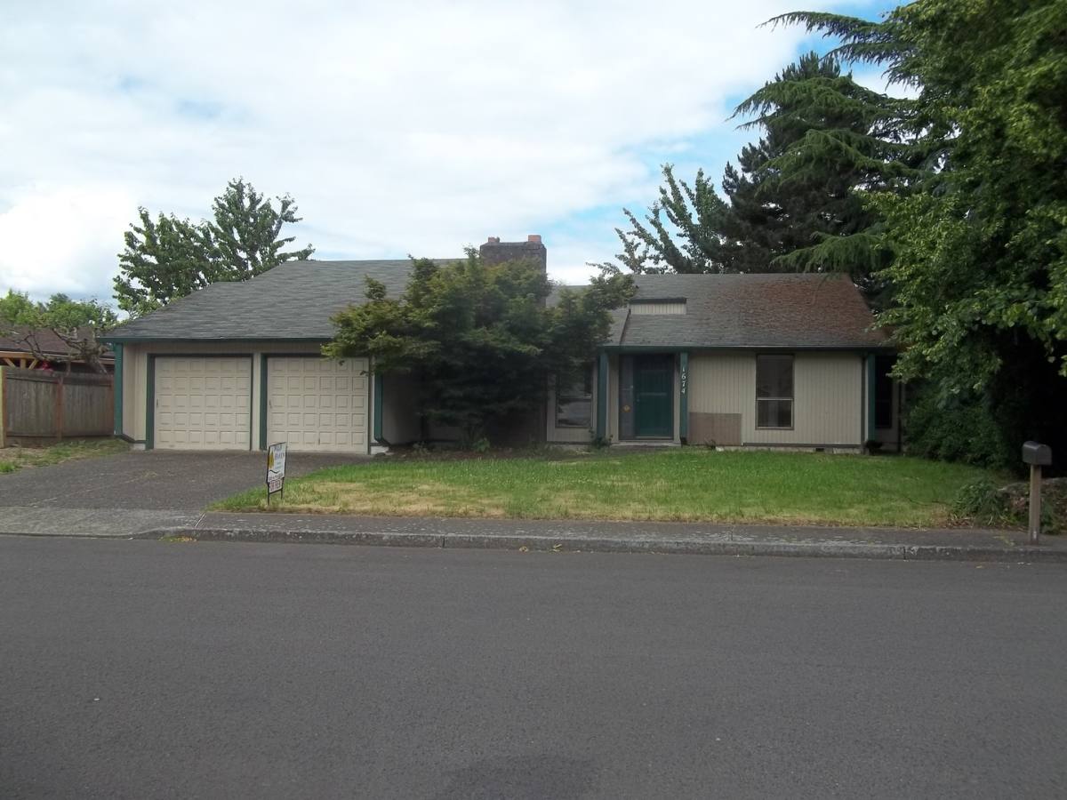 1674 SE Queenborough St, McMinnville, OR 97128