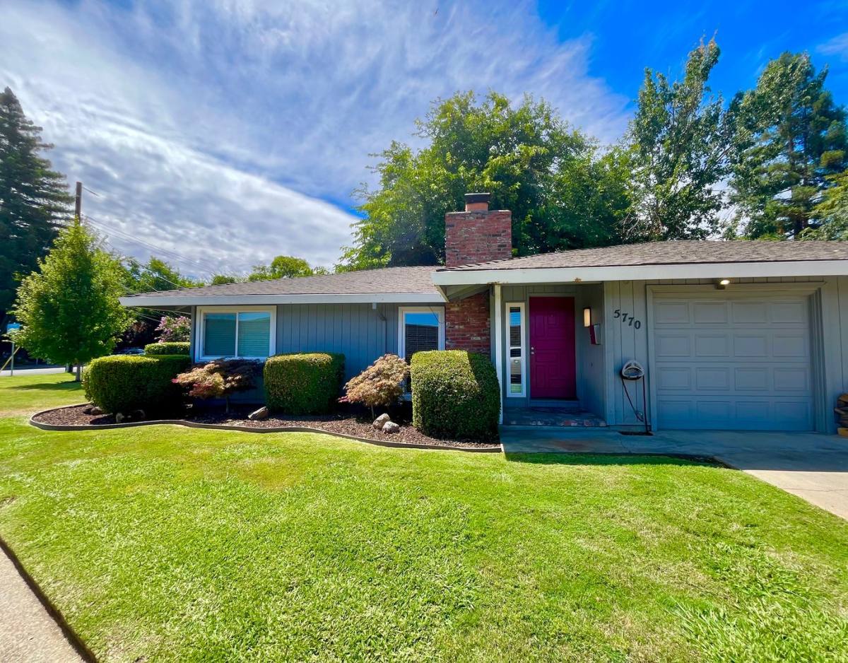 Apartment for rent at 5760-70 T St, Sacramento, CA 95817