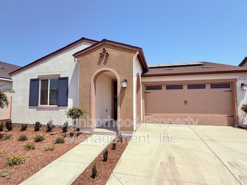 House for rent at 6550 E Carmen Ave, Fresno, CA 93727