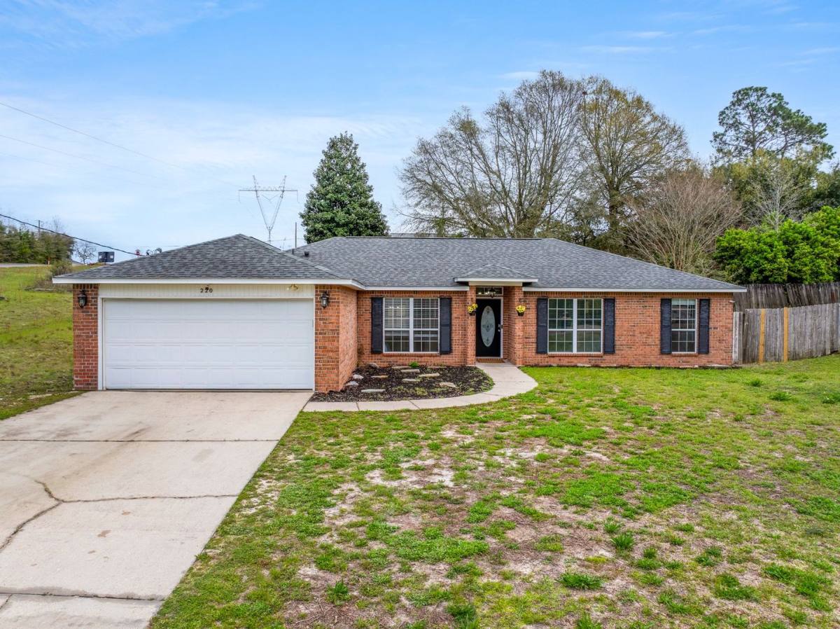 House for rent at 220 Riverchase Blvd, Crestview, FL 32536