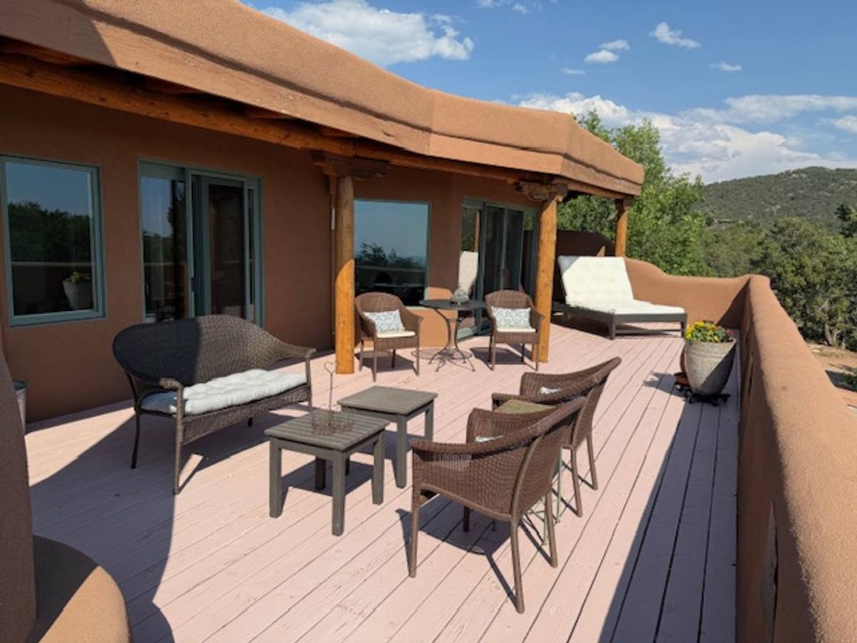 House for rent at 15 Cielo Cumbre, Santa Fe, NM 87505