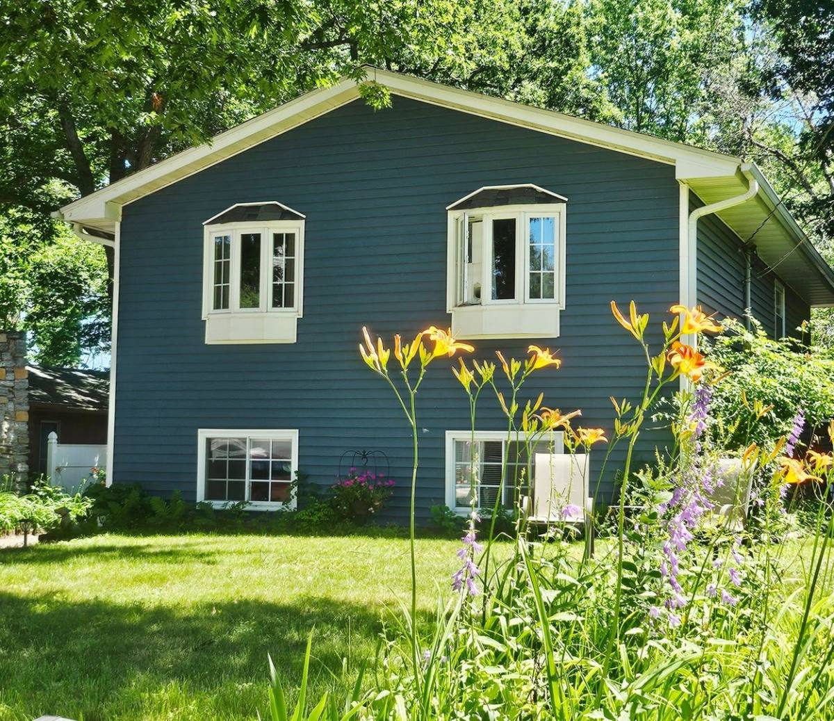 House for rent at 5786 Lake Ave, Saint Paul, MN 55110