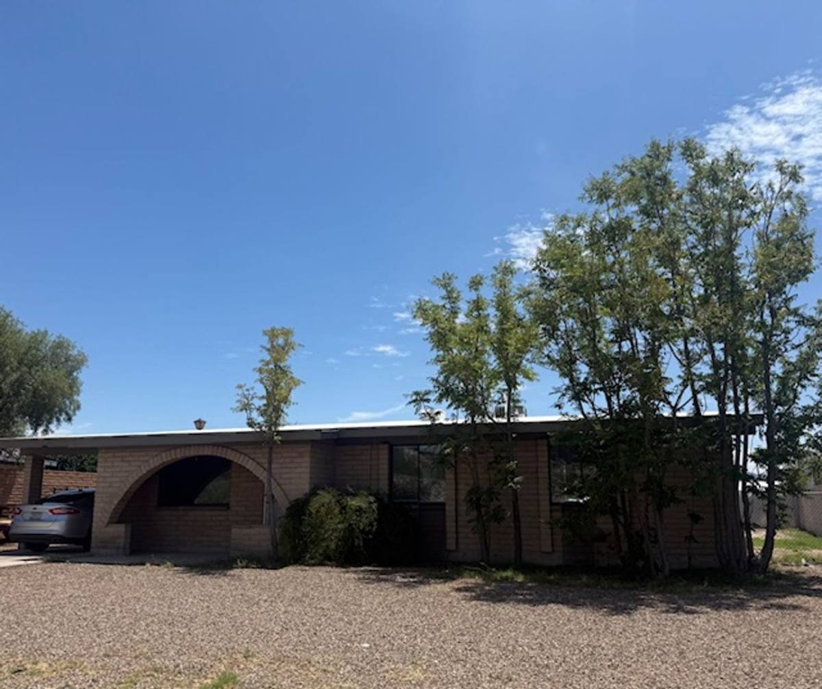 House for rent at 2411 W Oracle Jaynes Station Rd, Tucson, AZ 85741