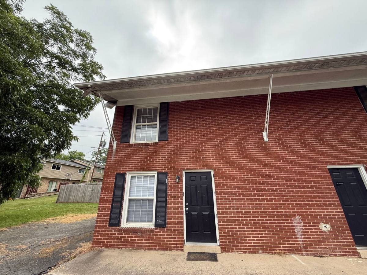 Townhouse for rent at 1132 Montcalm St #4, Charlotte, NC 28208