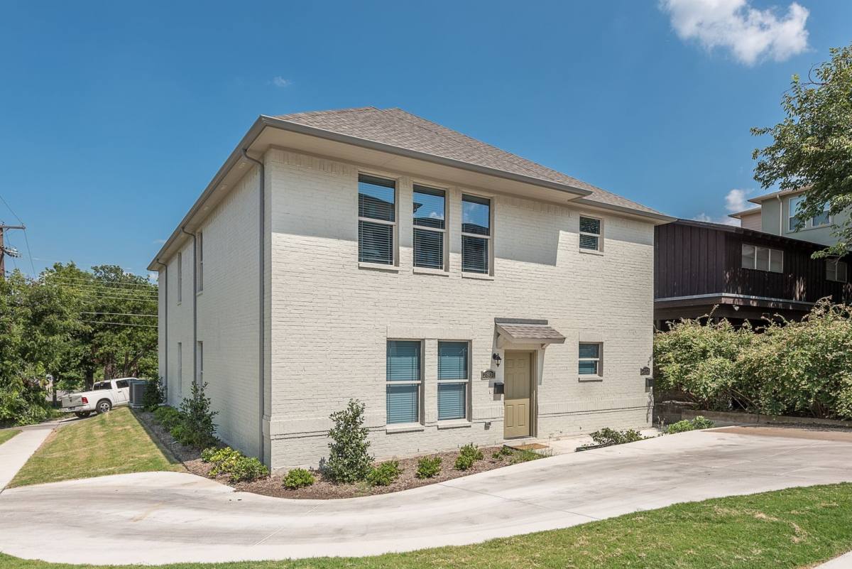 House for rent at 2801 Sandage Ave, Fort Worth, TX 76109