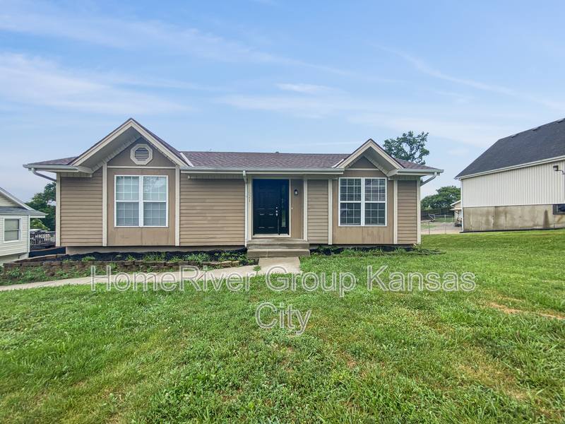 House for rent at 5021 Pebble Ave, Kansas City, MO 64133
