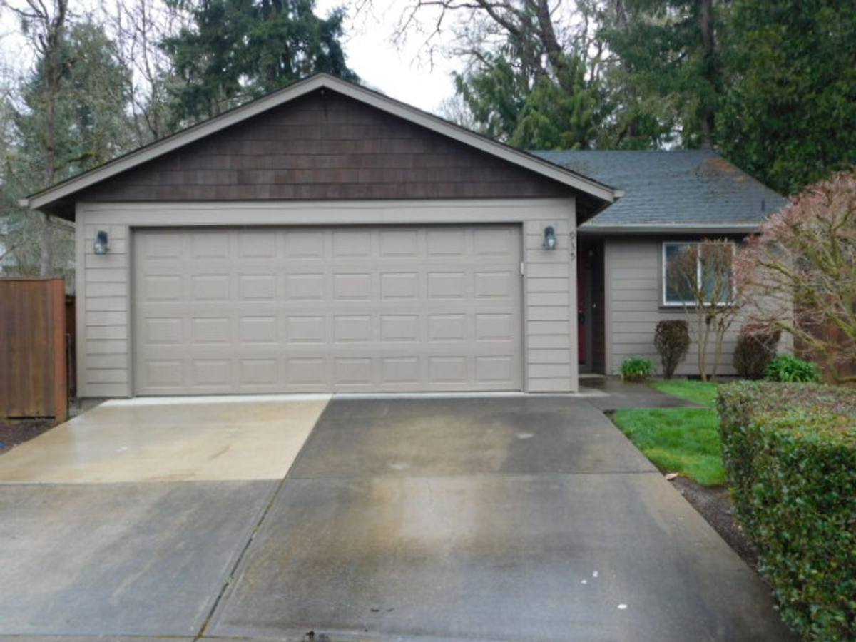 House for rent at 935 Creek Court NW, Salem, OR 97304