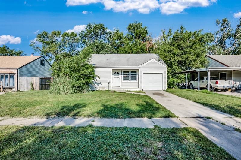 House for rent at 1921 S Vine St, Wichita, KS 67213
