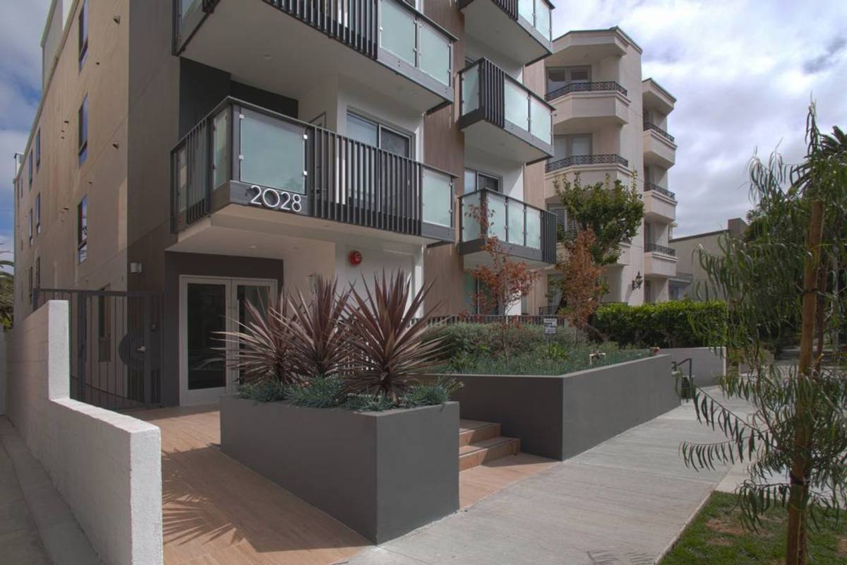 2028 S Bentley Ave, Los Angeles, CA 90025
