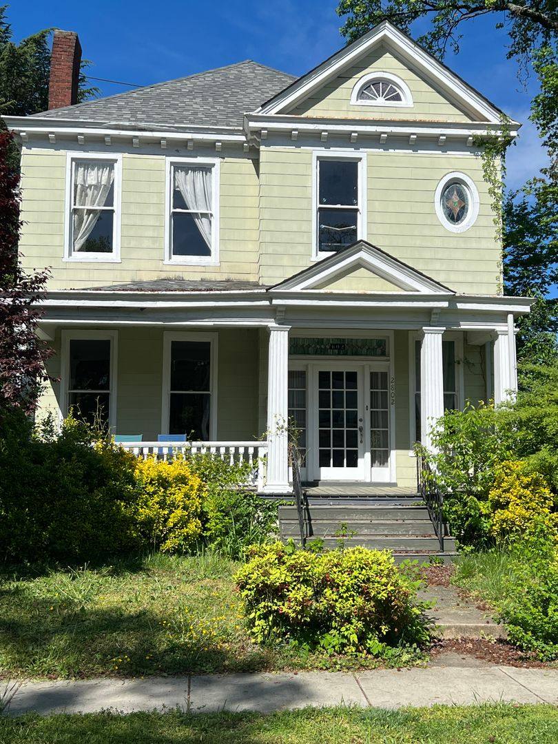 House for rent at 2802 Garland Ave, Richmond, VA 23222