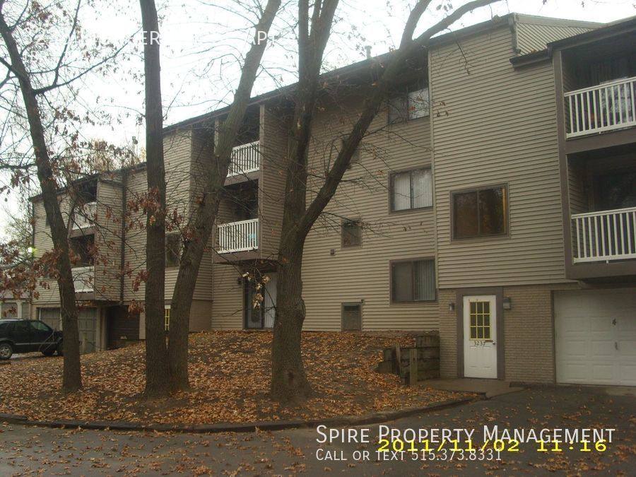 Apartment for rent at 3235 Pioneer Ave SE #4, Cedar Rapids, IA 52403