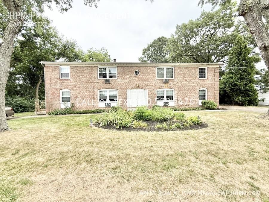 Apartment for rent at 839 34th St NW #6, Canton, OH 44709