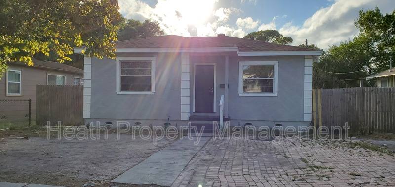 House for rent at 1425 40th St S, Saint Petersburg, FL 33711