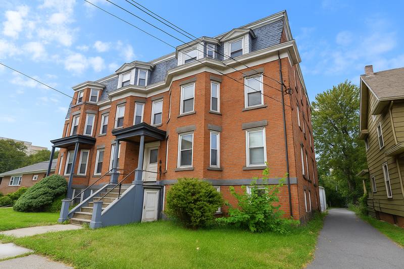 Apartment for rent at 1105 E Genesee St #2, Syracuse, NY 13210