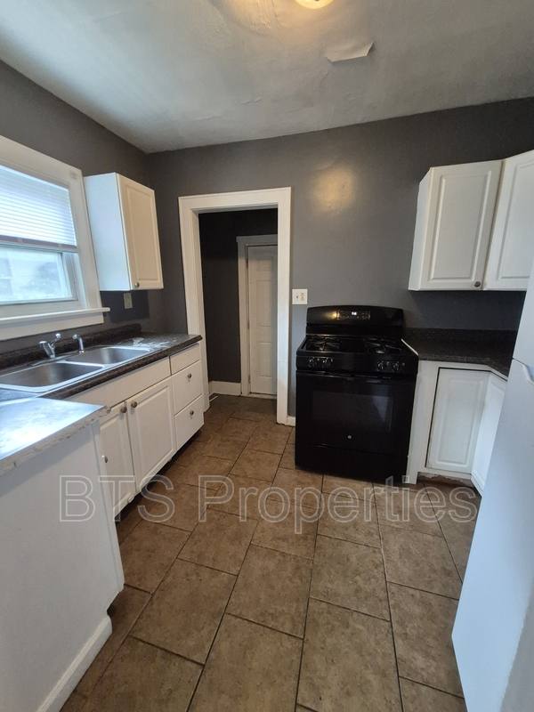 House for rent at 3616 NE Monroe St, Peoria, IL 61603
