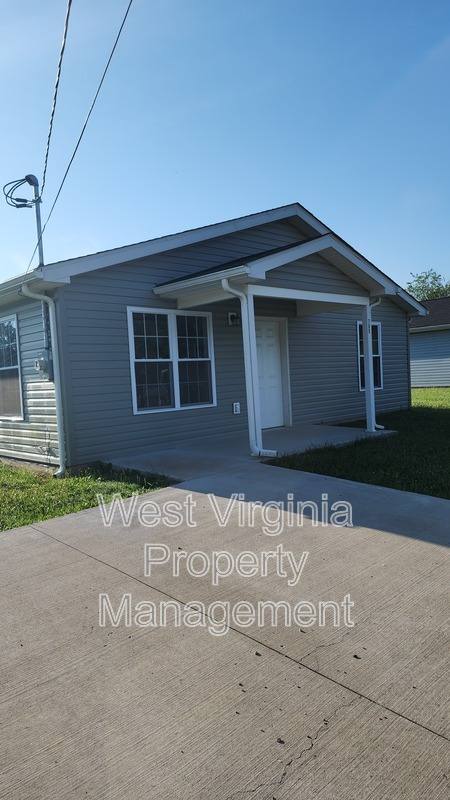House for rent at 760 Circleview Dr, Beckley, WV 25801