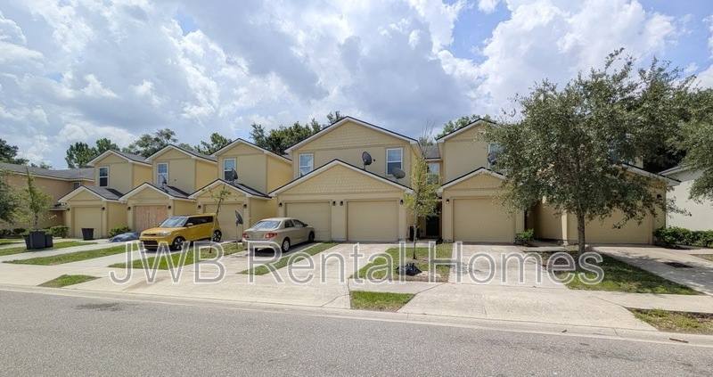 Townhouse for rent at 7824 Playschool Lane, Jacksonville, FL 32210