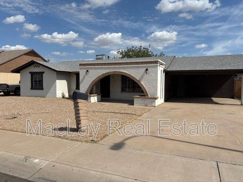House for rent at 7320 W Rose Lane, Glendale, AZ 85303