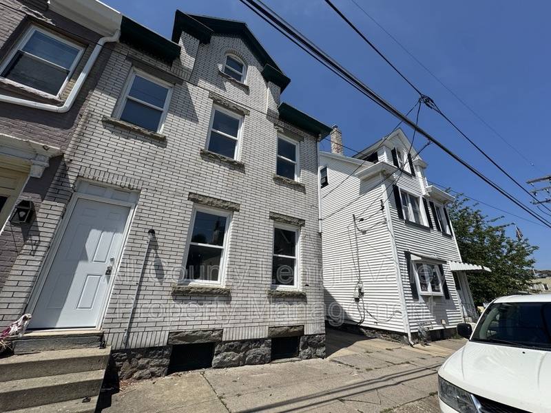 Apartment for rent at 427 W Berwick #427 Berwick-1, Easton, PA 18042
