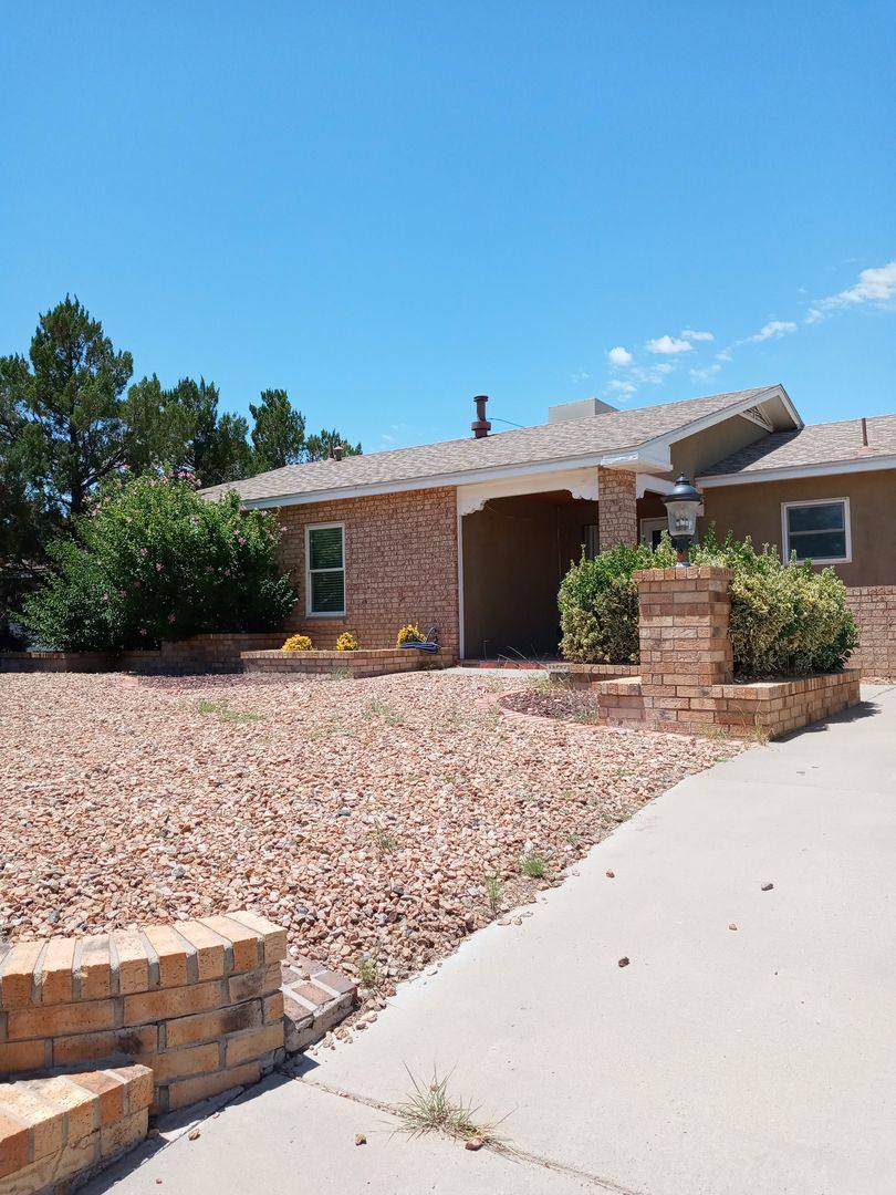 House for rent at 701 Western Hills Dr SE, Rio Rancho, NM 87124
