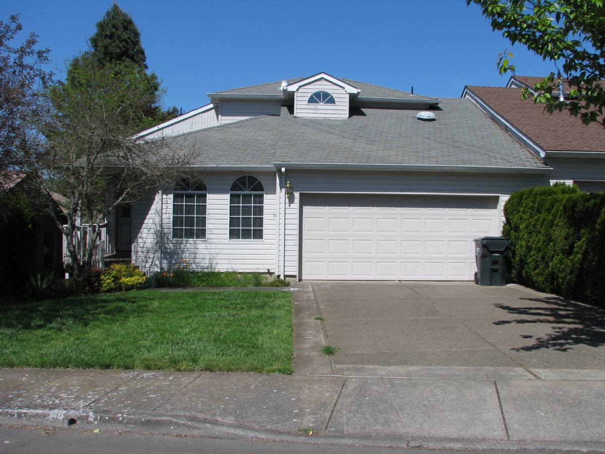 House for rent at 1237 Lupin Lane NW, Salem, OR 97304