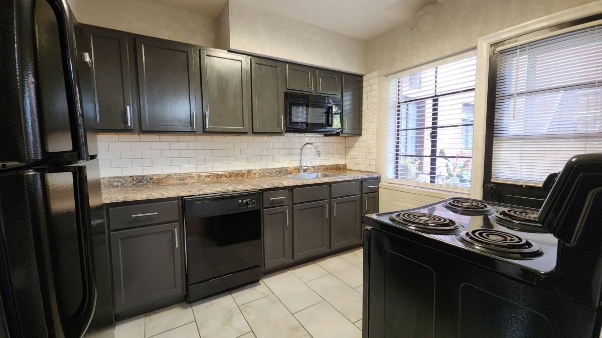 Apartment for rent at 6475 Nottingham, Saint Louis, MO 63109