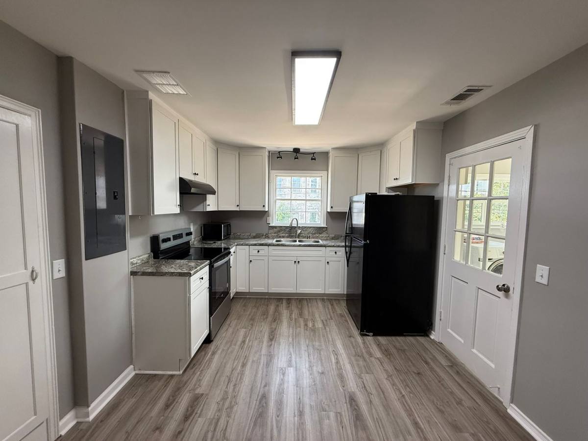 House for rent at 18B N Zetterower Ave, Statesboro, GA 30458