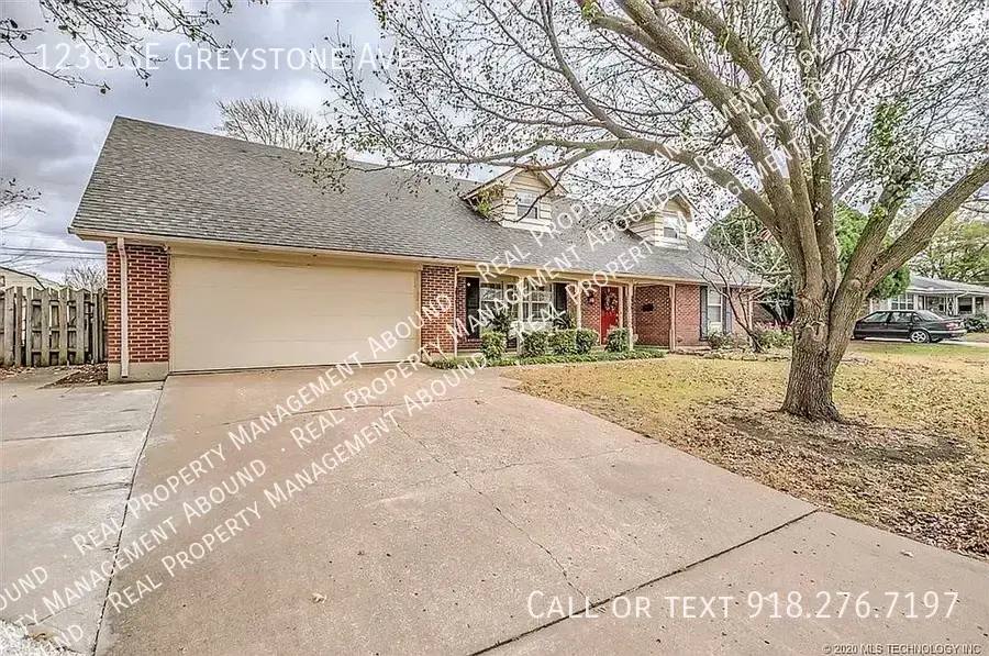 House for rent at 1236 SE Greystone Ave, Bartlesville, OK 74006