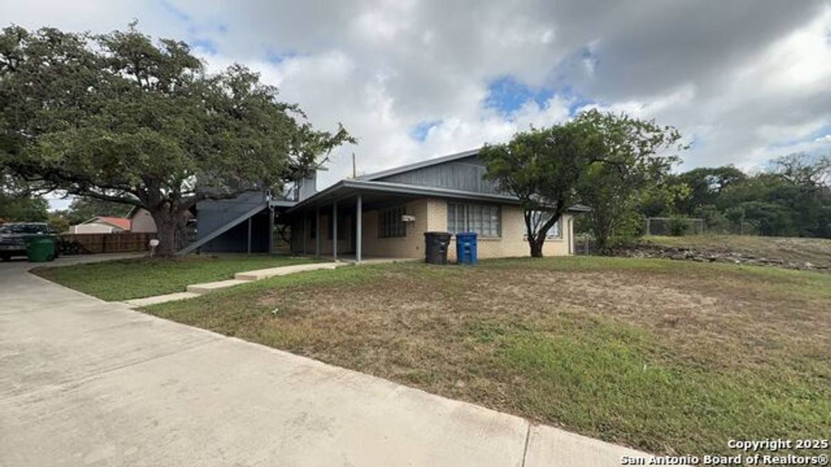 Apartment for rent at 3815 Ridgeline, San Antonio, TX 78228