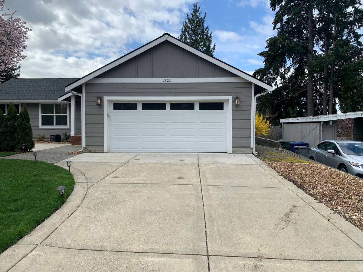 House for rent at 1325 144th Ave SE, Bellevue, WA 98007
